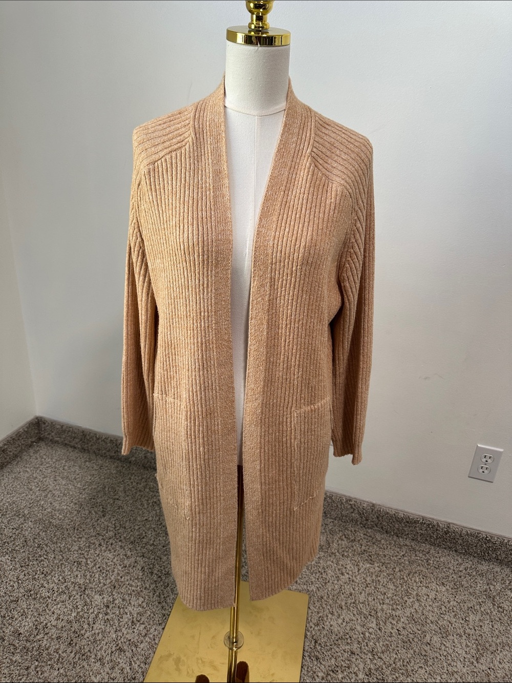 🎻 Universal Thread Cardigan Sweater